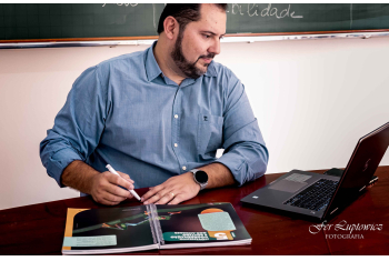 A tecnologia sempre será uma aliada. Não uma vilã, ou solução para todos os males. Nada substitui a presença e a intuição de um docente bem preparado.